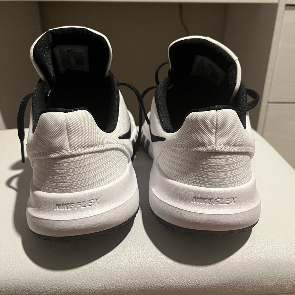 White with Black Nike running shoes - Picture 4 of 7